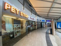 Elias Mall (D18), Retail #597353011